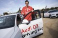 Los jugadores del Barça con el nuevo Audi Q3