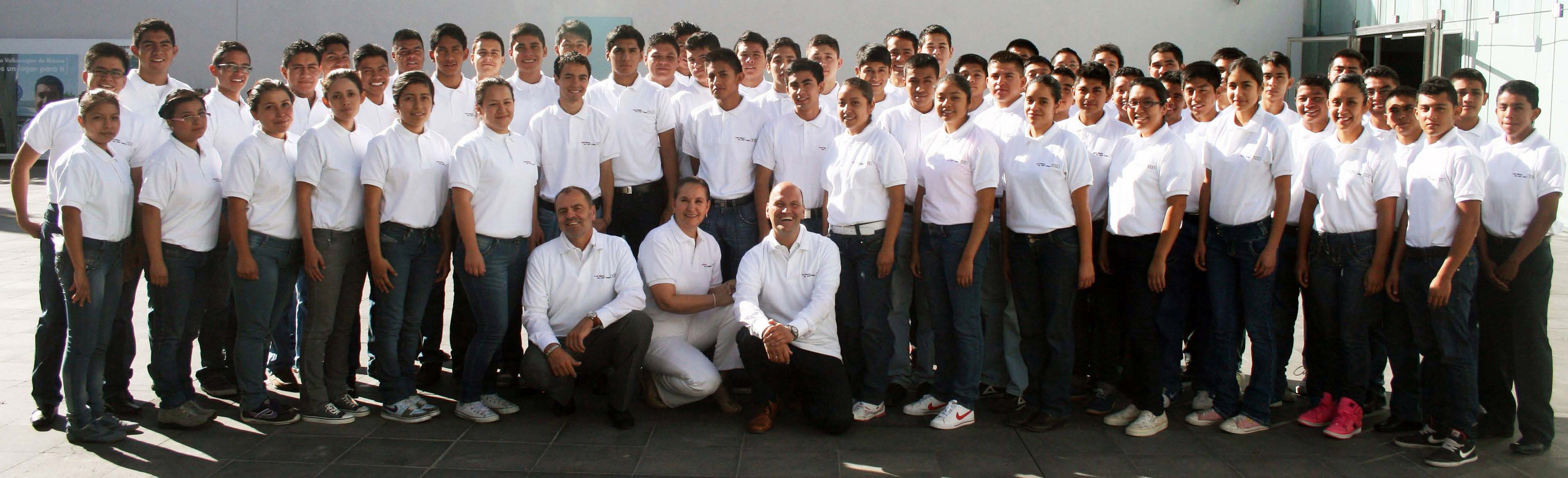 Starting signal for first year of apprentices  at Audi in Mexico