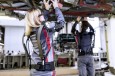 Audi prueba un innovador exoesqueleto en la línea de montaje de la factoría de Ingolstadt