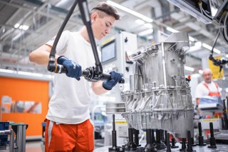 Audi begins production of electric motors for the PPE in GyÅr