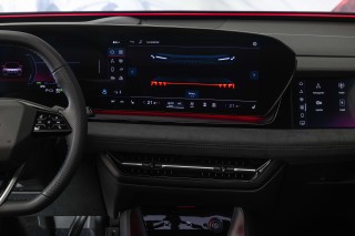 Audi Q6 e-tron quattro_35