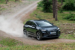 Audi Q4 SUV e-tron_10