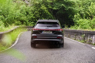 Audi Q4 SUV e-tron_18