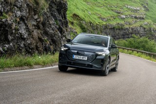 Audi Q4 SUV e-tron_21