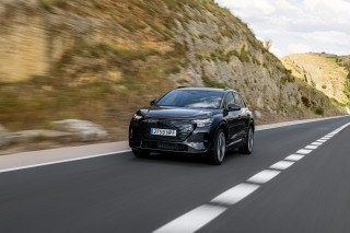 Audi Q4 SUV e-tron_4