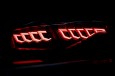 Primicia mundial en el Audi Q9: panel OLED digital de diseño curvo